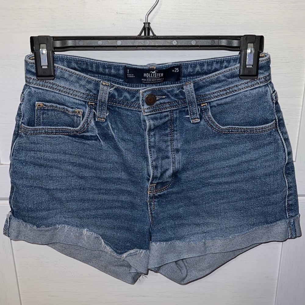 Hollister High rise mom short
